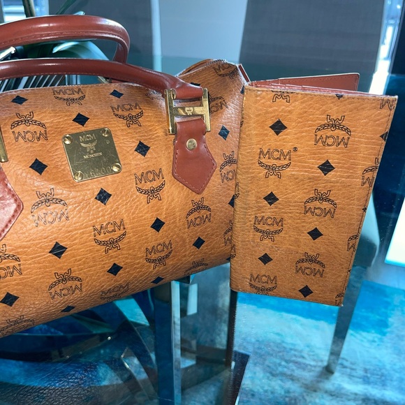 Vintage MCM Boston Bag & wallet - Picture 4 of 17